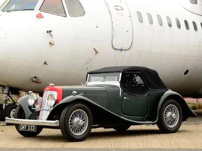 Скачать 2048x1536 aston martin, 1937, черный, зеленый, вид сбоку, стиль,  астон мартин, авто, самолет обои, картинки