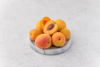 Свежие абрикосы из Узбекистана (1 кг) купить с доставкой