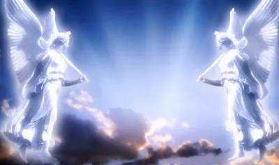 Фотография статуи ангела под облачным небом в оттенках серого · Бесплатные  стоковые фото