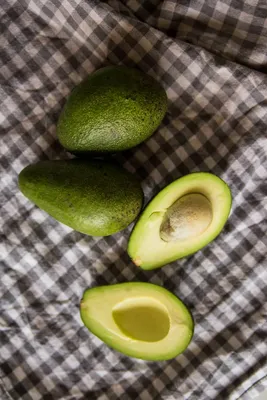 Контрасты авокадо: фрукт или овощ, вреден или полезен?