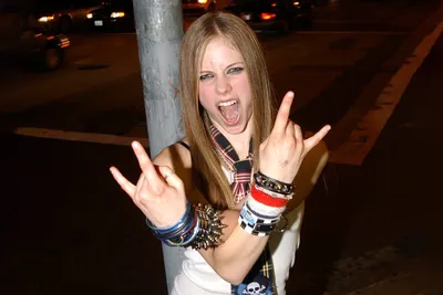 Avril Lavigne - YouTube