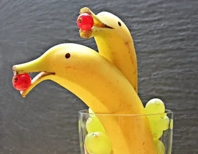 Забавное Пение Банана Глазами Мультфильм Смешные Фрукты Символов — стоковая  векторная графика и другие изображения на тему Банан - iStock