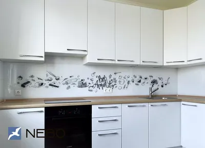 Фартук из стекла для белой кухни с надписью Bon Appetito и милыми кухонными  зарисовками в Москве