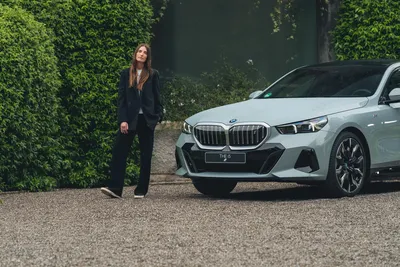BMW i7 electric car revealed | CNN Business