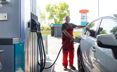 Казахстан пятый в мире по дешевизне бензина | EnergyProm