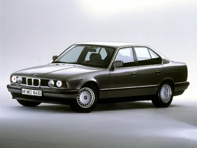 Купить б/у BMW 5 серии III (E34) 520i 2.0 MT (150 л.с.) бензин механика в  Евпатории: синий БМВ 5 серии III (E34) седан 1990 года по цене 390 000  рублей на Авто.ру