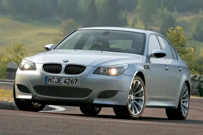 BMW M5 4 поколение (E60/E61) - технические характеристики, модельный ряд,  комплектации, модификации, полный список моделей БМВ М5