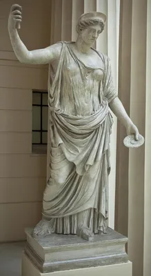 Статуя богини (т.н. Гера Барберини). Подробное описание экспоната,  аудиогид, интересные факты. Официальный сайт Artefact