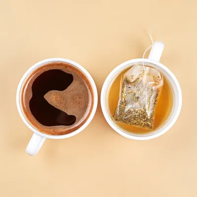 Обои на рабочий стол Чай в прозрачной чашке, рядом печенье, обои для  рабочего стола, скачать обои, обои бесплатно