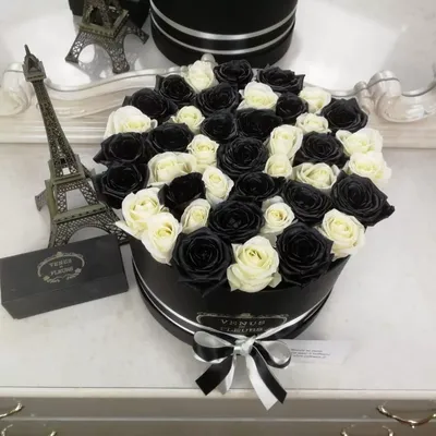 Черные розы с окантовкой (сердце) за 11 490 руб. | Бесплатная доставка  цветов по Москве