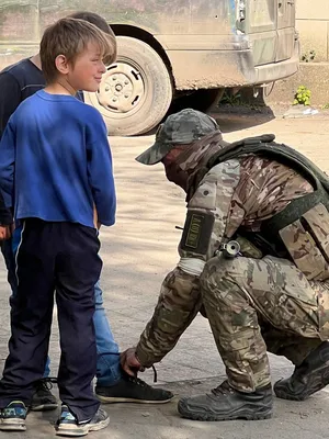 Как в Африке детей в армии держат | Пикабу