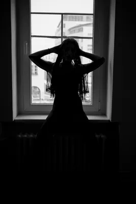 Силуэт девушки на темном фоне (68 фото) » ФОНОВАЯ ГАЛЕРЕЯ КАТЕРИНЫ АСКВИТ