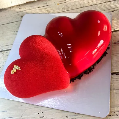 Торт Двойное сердце красного цвета для любимого человека