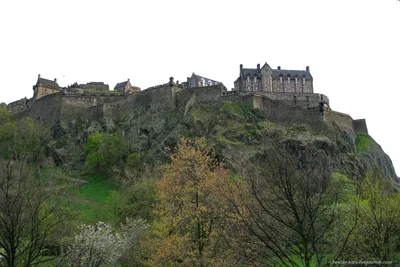 Эдинбургский замок - самая известная крепость Шотландии