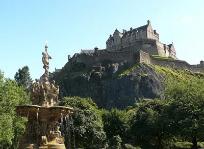 Эдинбургский замок Шотландия Великобритания Стоковое Фото - изображение  насчитывающей история, нелсон: 158414684