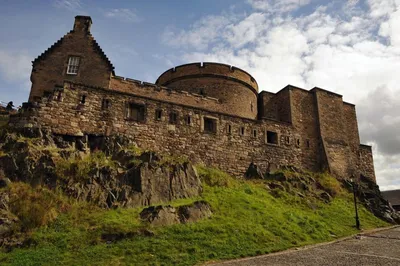 Вид На Эдинбургский Замок - Шотландия, Великобритания Фотография, картинки,  изображения и сток-фотография без роялти. Image 43188338