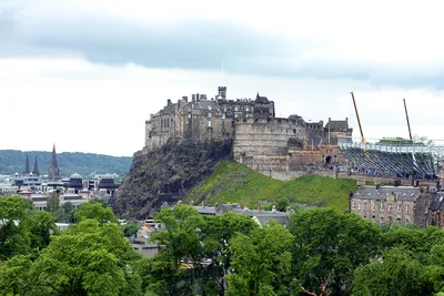 Эдинбургский замок : Что посмотреть в Эдинбурге: Эдинбургский замок