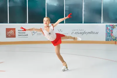 Школа фигурного катания \"Golden Ice\" в СПб, обучение фигурному катанию на  коньках