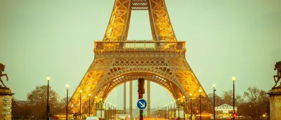 Скачать обои Франция, Париж, Эйфелева башня вид снизу на рабочий стол из  раздела картинок Города и страны