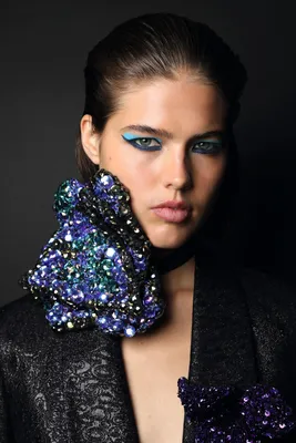 Голубые тени — тренд макияжа глаз, который снова вернулся на подиумы |  Vogue Russia