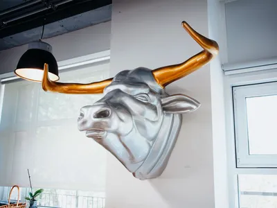 Alex Bulldoserist - Голова быка, 2019, 70×50 см: Описание произведения |  Артхив