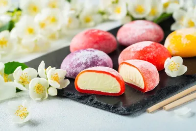 Различные японские сладости Стоковое Изображение - изображение  насчитывающей десерт, желтый: 165781095