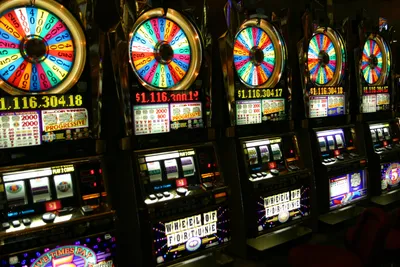 Игровой автомат (азартные игры) — Википедия