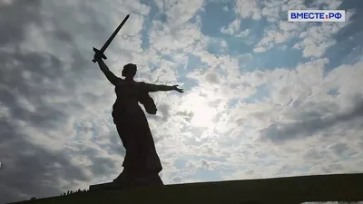 На Мамаевом кургане в Волгограде обследуют скульптуру «Родина-мать зовет!»  в 2023 году