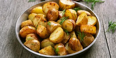 Мелкая картошка: рецепты в духовке, в кожуре, целиком и частями. Инструкция  на любой вкус — читать на Gastronom.ru