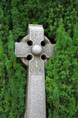Крест \"Кельтский\" из серебра и агата на шнуре — купить по цене 11 600 ₽ |  Ювелирный дом Заварин