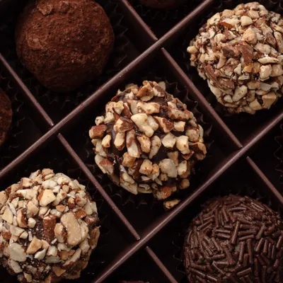 Конфеты шоколадные Ассорти Eco Foods глазированные 1кг/Набор шоколадных  конфет - купить с доставкой по выгодным ценам в интернет-магазине OZON  (676244322)