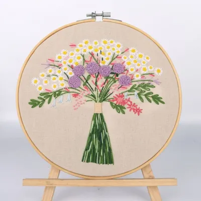 GTL-Peri - Прекрасная летняя вышивка Нежные полевые цветы, бабочки и пчелки  - чудесная идея для летней вышивки. Японская художница Юмико Хигучи (Yumiko  Higuchi) сама разрабатывает схемы узоров и создает невероятно красивые  вышивки.