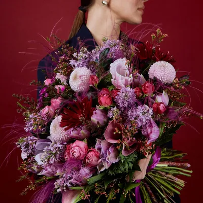 Букет роз, астильб, тюльпанов №1374 большого размера купить в Москве с  доставкой недорого | Цветочка