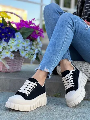 12 пар кроссовок на весну от магазина Sneakerhead