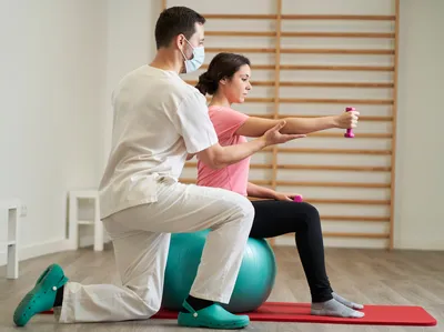ЛФК при остеохондрозе - комплекс упражнений и гимнастика поясничного и  грудного отдела позвоночника