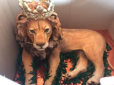 Льва на торт