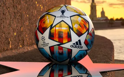 Представлен мяч финала Лиги чемпионов — 2021/22 в Санкт-Петербурге ::  Футбол :: РБК Спорт