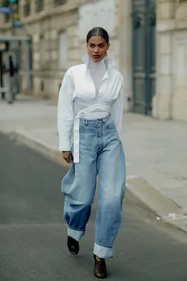Какие джинсы будут самыми модными осенью 2023: главные тренды