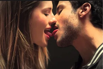 Искусство поцелуя: 10 лайфхаков для незабываемого момента от сексолога  Джессики О'Рейли