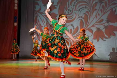 Ансамбль народного танца «Карельский сувенир» :: Петрозаводский  государственный университет