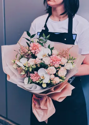 Купить Нежно-розовый букет с белыми розами с доставкой по Томску: цена,  фото, отзывы.