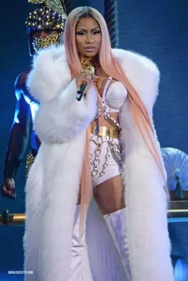 Nicki Minaj At The 2017 MTV Video Music Awards Held At The Forum In  Inglewood, USA On August 27, 2017. Фотография, картинки, изображения и  сток-фотография без роялти. Image 84843666