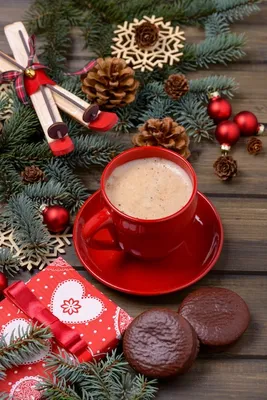 Новогодний кофе с зефиром новогодние праздники натюрморт концепция зимних  праздников волшебная атмосфера в доме | Премиум Фото