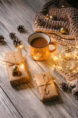 Новогодний фон с кофе и печеньем | Премиум Фото