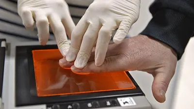 Метод клонирования отпечатков пальцев при помощи лазерного принтера