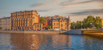 Дневные экскурсии на теплоходе и катере по рекам и каналам Санкт-Петербурга  2023