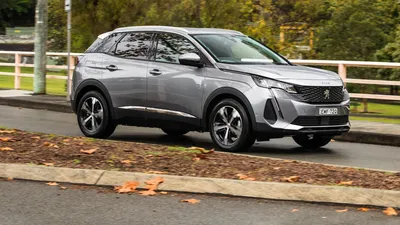 Peugeot 3008 review - we drive the five-seat SUV in PHEV form - YouTube