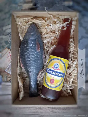 Рыба с крабом пьют пиво в баре, …» — создано в Шедевруме