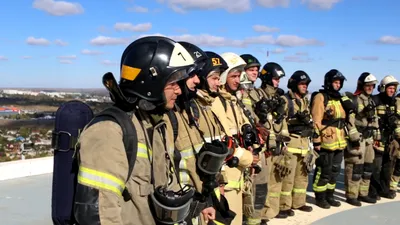 Протестующие испанские пожарные применили против полиции огнемет