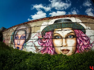 Граффити на набережной или галерея граффити под открытым небом - Тут Киев